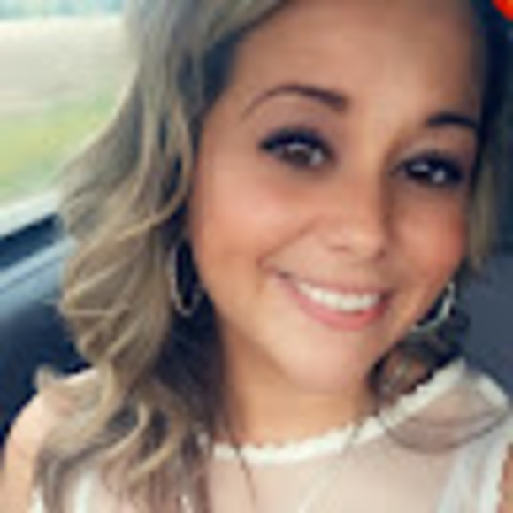 Meet your Posher, Leslie - Picture 1 of 1